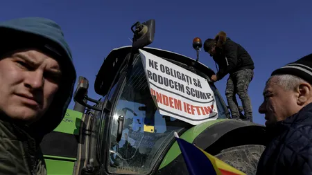 Continuă protestele transportatorilor şi fermierilor la Afumaţi şi Vama Siret 
