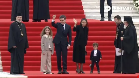 Moment istoric la Catedrala Națională. Apariție șocantă la marele eveniment de sfințire