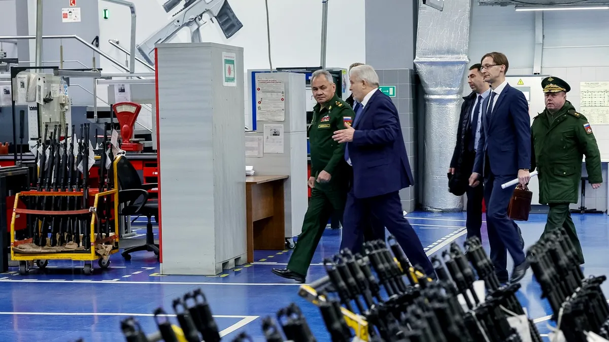 Îi priește războiul: Rusia va crește mai rapid decât toate economiile avansate