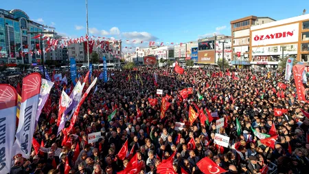 O adevărată „lovitură de stat” la Istanbul. Opoziția turcă contestă arestarea lui Ahmet Özer