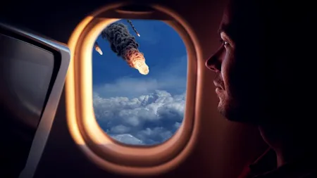 Avioanele pot fi lovite de resturile spațiale care reintră în atmosferă necontrolat. Riscul este în creștere!