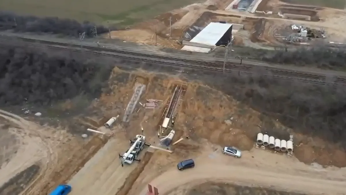 Ce constructor mare l-a „vrăjit“ pe Grindeanu. A tot vorbit de reziliere, dar i-a mai acordat o păsuire. Cum arată cel mai întârziat proiect rutier (VIDEO)