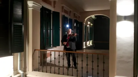 Soflavi Szabolcs, primarul-muzician: Colind bilingv și tradiție la Castelul Mariaffi