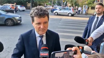 Nicușor Dan și-a dus fiica la școală și vorbește despre tensiunile din Educație: „Nu am vrut să sfidez”