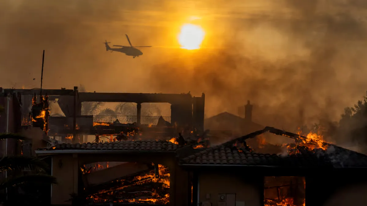 Politico: Niciun lider nu va putea opri daunele climatice pe care le va lăsa Trump