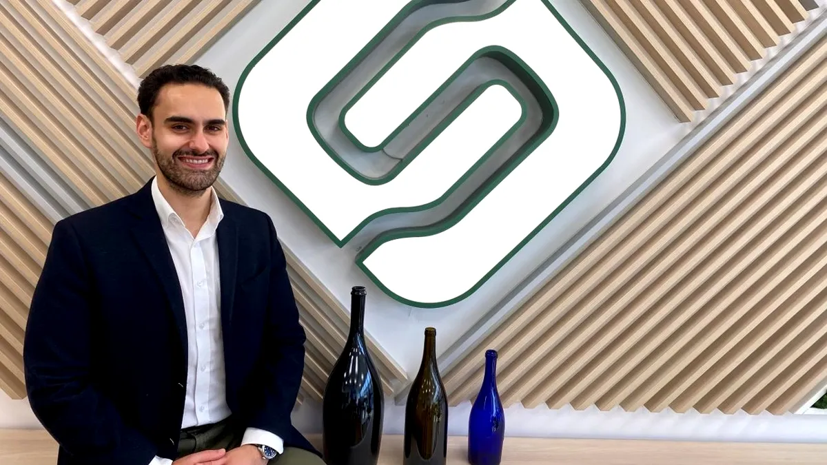 O firmă românească investeşte milioane de euro în fabricarea de sticle elegante pentru producătorii de vinuri premium