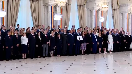 Ceremonie fastuoasă la Cotroceni: aproape tot guvernul, prezent la promulgarea legilor educației