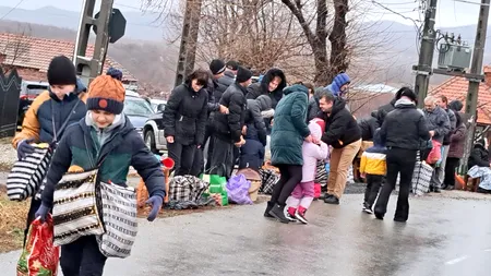Pițărăii sau colindeții în Gorj: o tradiție care se ține indiferent de vreme