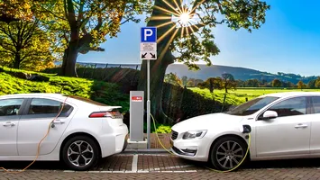 O bancă comercială interzice creditele auto pentru maşinile pe benzină, motorină şi hibride. Finanţează numai achiziţiile de maşini electrice