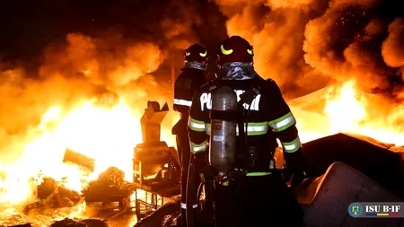 Incendiu la o fabrică de brichete de cocs din Ceptura, județul Prahova. Pagube imense