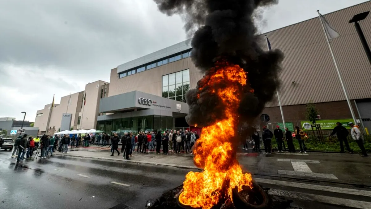 Haos şi violenţă la Bruxelles: Muncitorii se tem de închiderea fabricii Audi