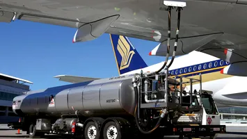 Avertisment AIE: Europa mai are combustibil pentru avioane doar 6 săptămâni