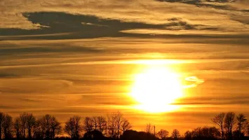 Vremea se încălzește peste așteptări. Temperaturile urcă la 14 grade, dar ploile rămân prezente