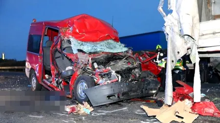 Cinci români dintr-un microbuz, morți în accident pe autostrada M1 din Ungaria VIDEO