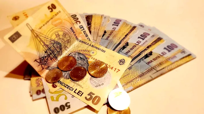 Bani înapoi pentru căldura sub parametri. Cum pot bucureștenii să ceară recalcularea facturilor