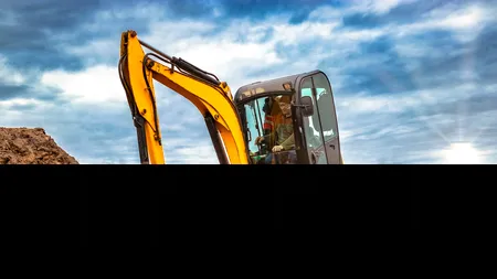 Tragedie în Teleorman. Doi muncitori au sfârșit striviți sub cupa unui excavator