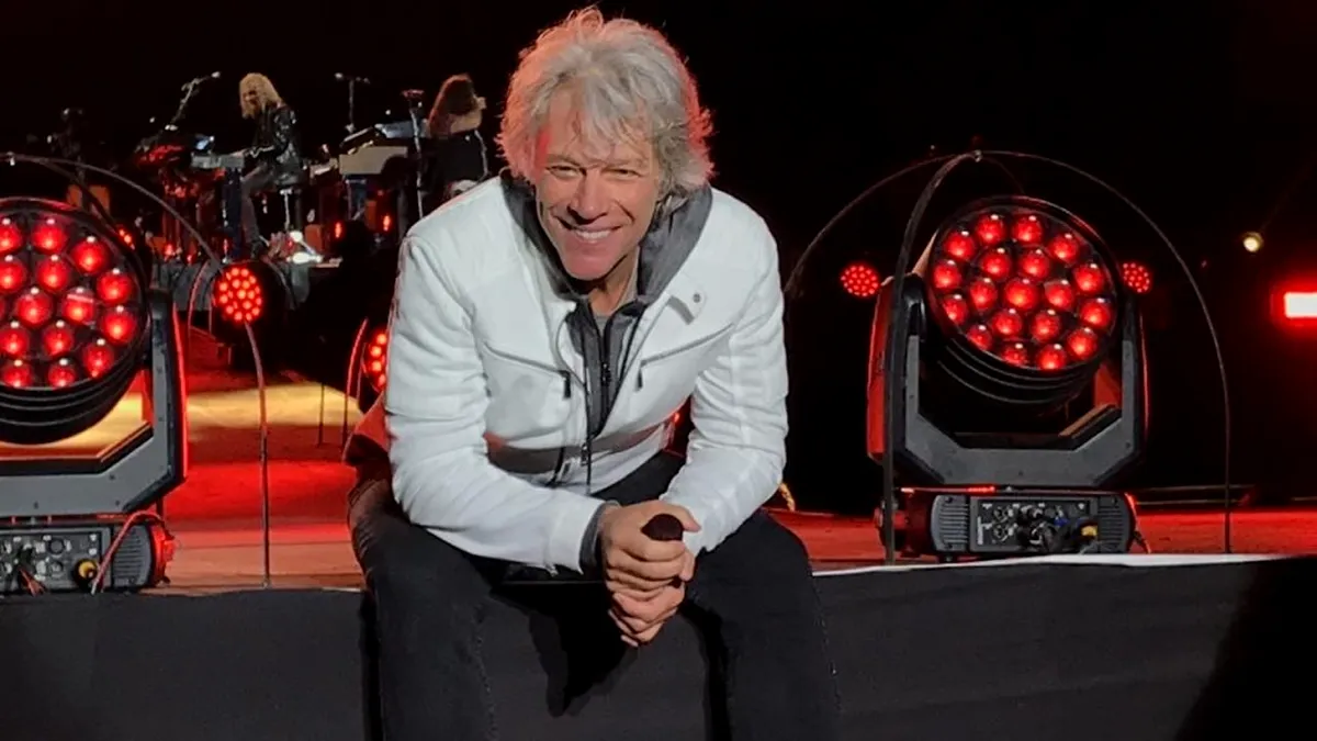 Bryan Adams și Jon Bon Jovi și-au anulat concertele, după ce au fost confirmați pozitiv la Covid-19