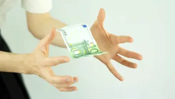 Reforma autorităților administrative: cum s-a strecurat un articol care salvează sinecurile politice