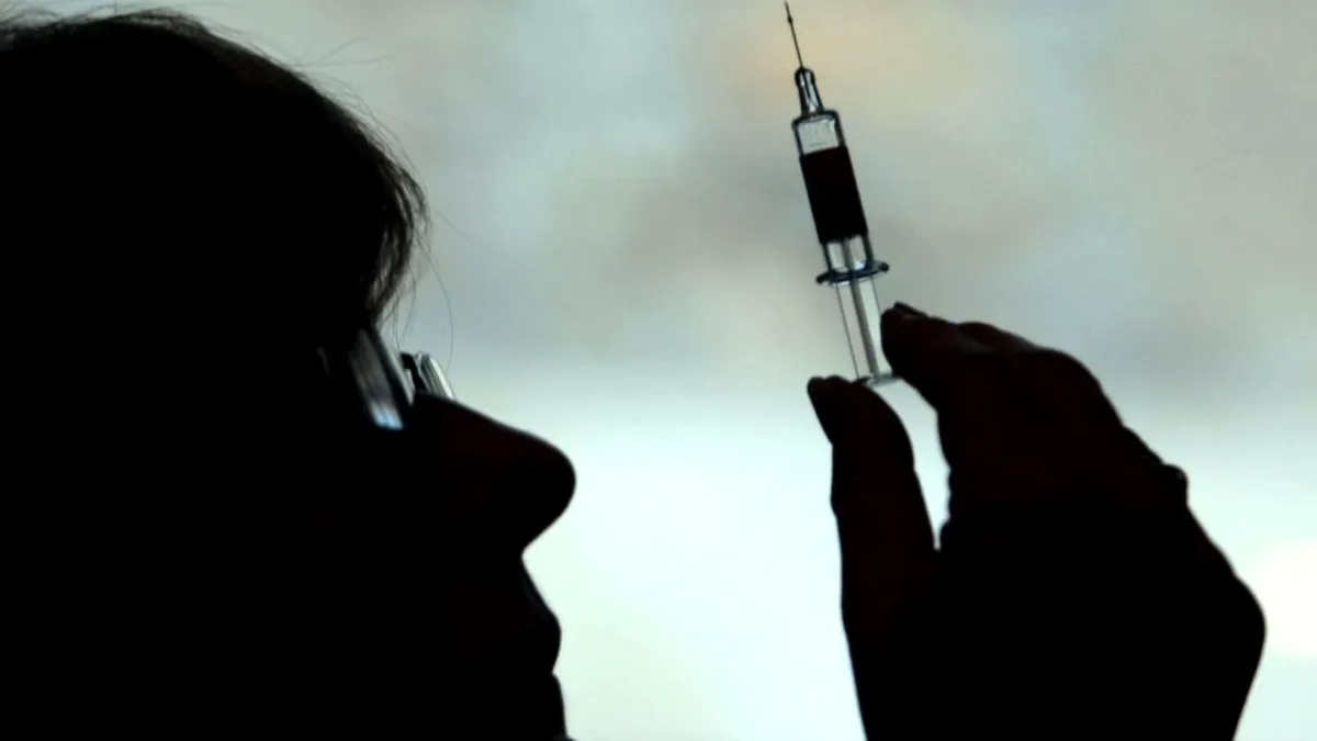 Americanii încep să se vaccineze împotriva Covid-19: primele doze vor ajunge luni în centrele de vaccinare