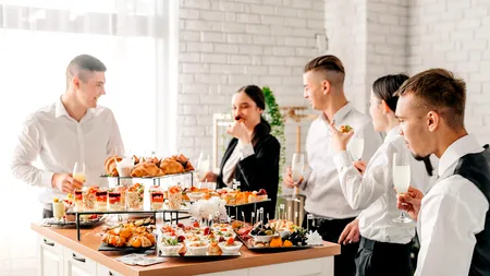 Risipa alimentară la evenimentele corporative: Un fenomen tot mai vizibil în catering