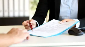 INS: Județele din țară unde românii au cele mai mari salarii. Diferențe uriașe de la o zonă la alta