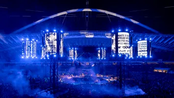 Metallica în concert la București: show spectaculos pe Arena Națională cu scenă circulară și „snake pit”