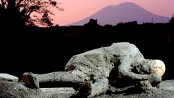 Descoperirea frescelor rare în Sanctuarul Antic din Pompeii: eleganța albastrului ceresc