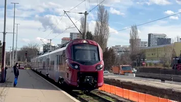 Noul tren Alstom a ajuns fără întârziere în Gara Brașov, la prânz. Ce program va avea începând de mâine