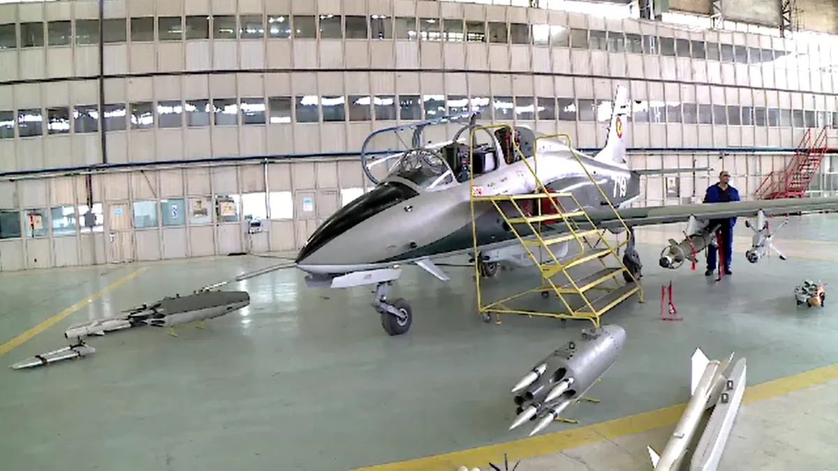 Schimbare de generații la Avioane Craiova. Fabrica are nevoie de noi profesioniști, care să-i înlocuiască pe cei ieșiți la pensie