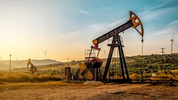 Petrolul s-a prăbușit, pompa românească se face că n-a auzit