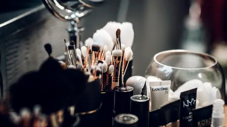 Producătorii de cosmetice au probleme din cauza lipsei resurselor din Ucraina
