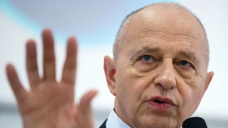 Pe Geoană îl lasă nervii când e întrebat de finanțarea campaniei electorale. Momente tensionate într-o dezbatere TV