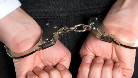 Traficanți prinși în flagrant delict! Vindeau droguri de mare risc