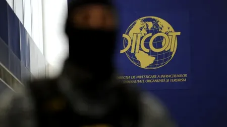 Doi bărbaţi în arest preventiv, după ce au fost prinşi de DIICOT cu 17 kilograme de droguri pe care urmau să le distribuie pe litoral