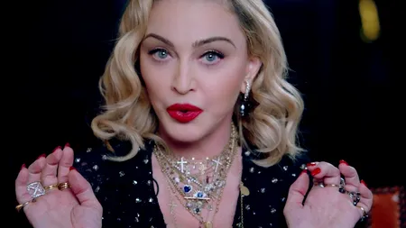 „Putem discuta despre lucruri importante?”. Ce i-a scris Madonna Papei