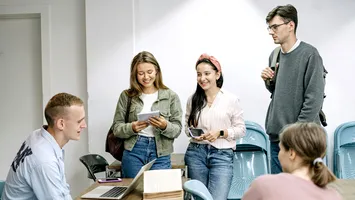 Facultăţile care pregătesc șomeri cu diplomă. Lista specializărilor considerate fără viitor