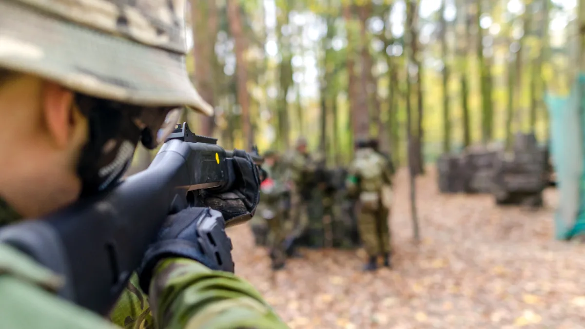 Americanii ne împrumută cu aproape un miliard de dolari ca să putem cumpăra și produce arme