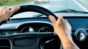 Îți sabotezi mașina fără să știi: trei obiceiuri banale care o distrug mai repede decât crezi