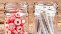 Alimentele ultraprocesate, la fel de periculoase ca fumatul? Ce riscuri nu apar pe etichetă