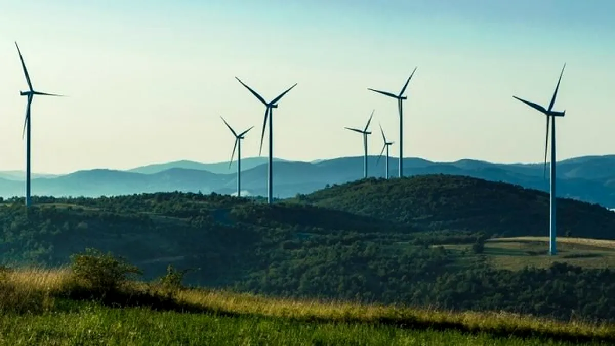 Enel vrea să tripleze producția de energie din surse regenerabile, până în 2030. România, pe listă