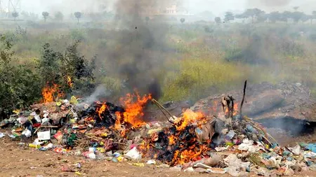 Infracțiuni: Care sunt pedepsele pentru incendierea și îngroparea deșeurilor