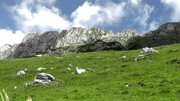 Stațiunea unică în România. Singura aflată în inima unui parc natural