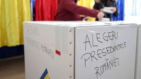 Scandal la alegeri: un viceprimar a intrat în cabina de vot cu mai mulți alegători. Ajunsă la fața locului, Poliția l-a certat pe cel care a sesizat incidentul.