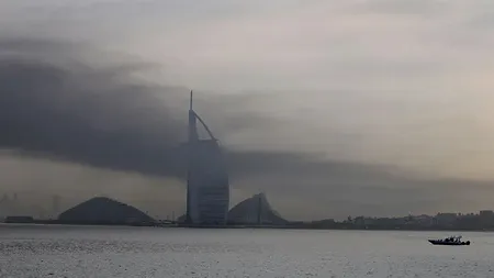 Sute de arestări în Dubai pentru fotografii cu atacurile iraniene: Cum a spulberat războiul fațada liberală a „celui mai sigur oraș”