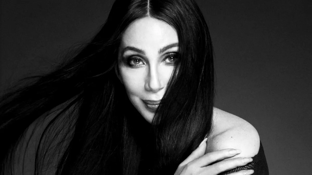 Se lansează un film despre cântăreaţa Cher