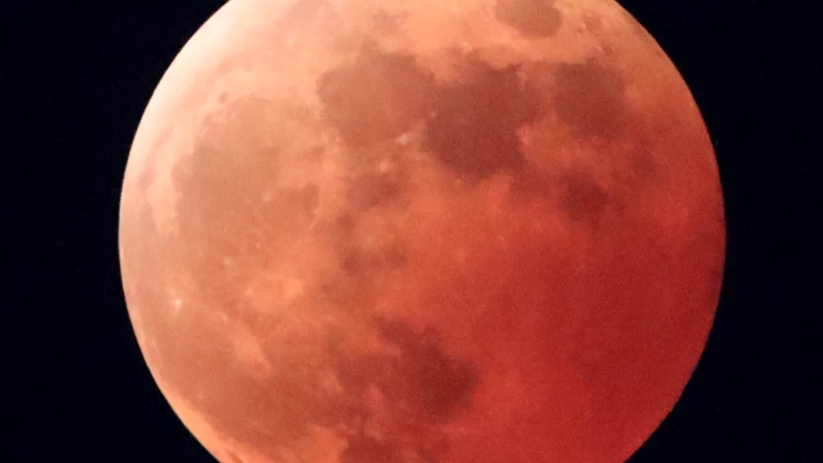 „AstroShow” la Galaţi. Eclipsa totală de Lună, de pe 7 septembrie, observată cu telescopul gigant „Gargantua”