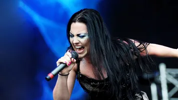 Cutiuța muzicală: Evanescence și Amy Lee – un suflet răscolit și niște chitări supărate