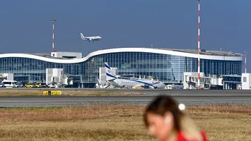 Vești rele pentru turiști! O pistă de la Otopeni se închide pentru reparații