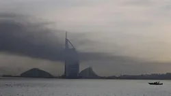 Sute de arestări în Dubai pentru fotografii cu atacurile iraniene: Cum a spulberat războiul fațada liberală a „celui mai sigur oraș”