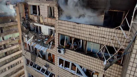 Kievul, atacat cu rachete. Mai multe clădiri distruse, localnici evacuați